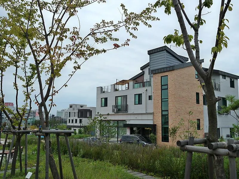 Hotel Incheon Airport Mr.Kim Guesthouse